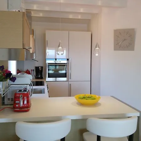 Ammirare Rab Apartment *